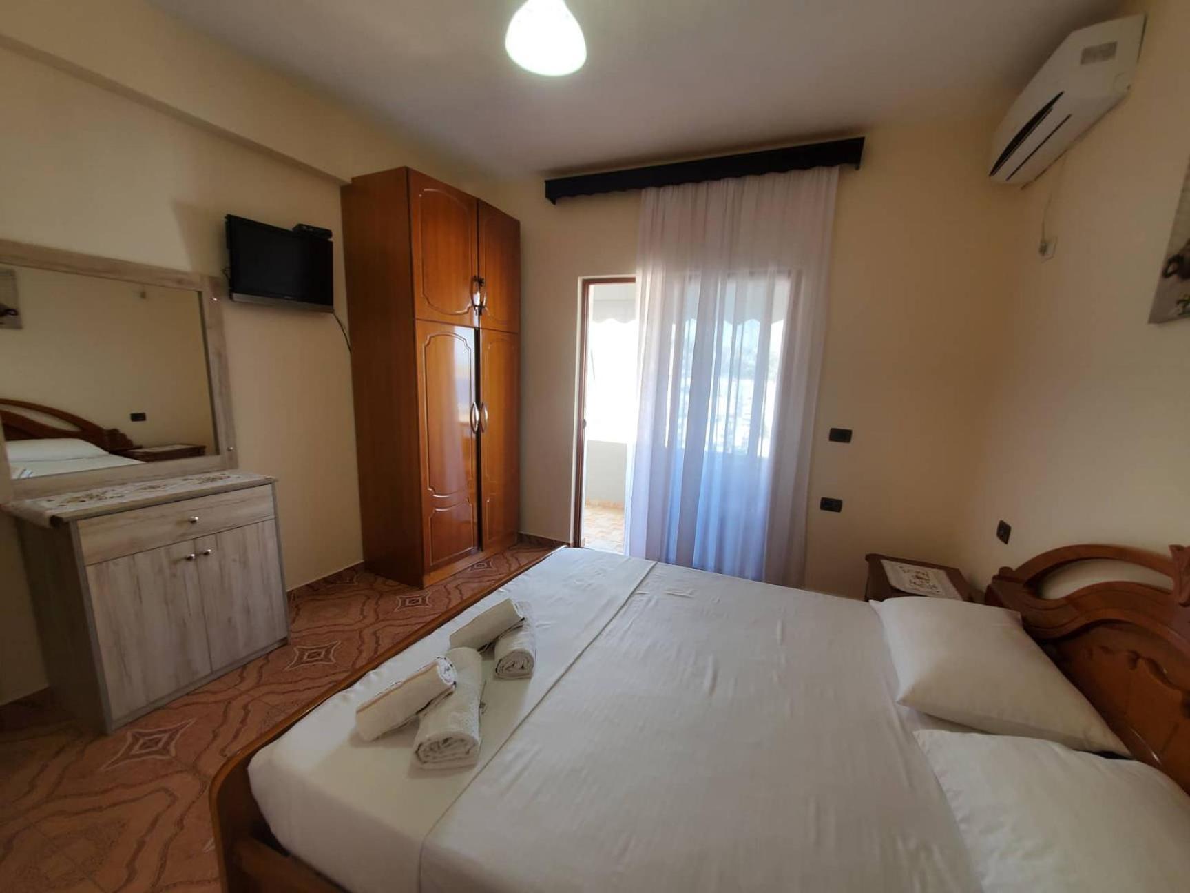 Guest House Sandri Sarandë Exteriör bild